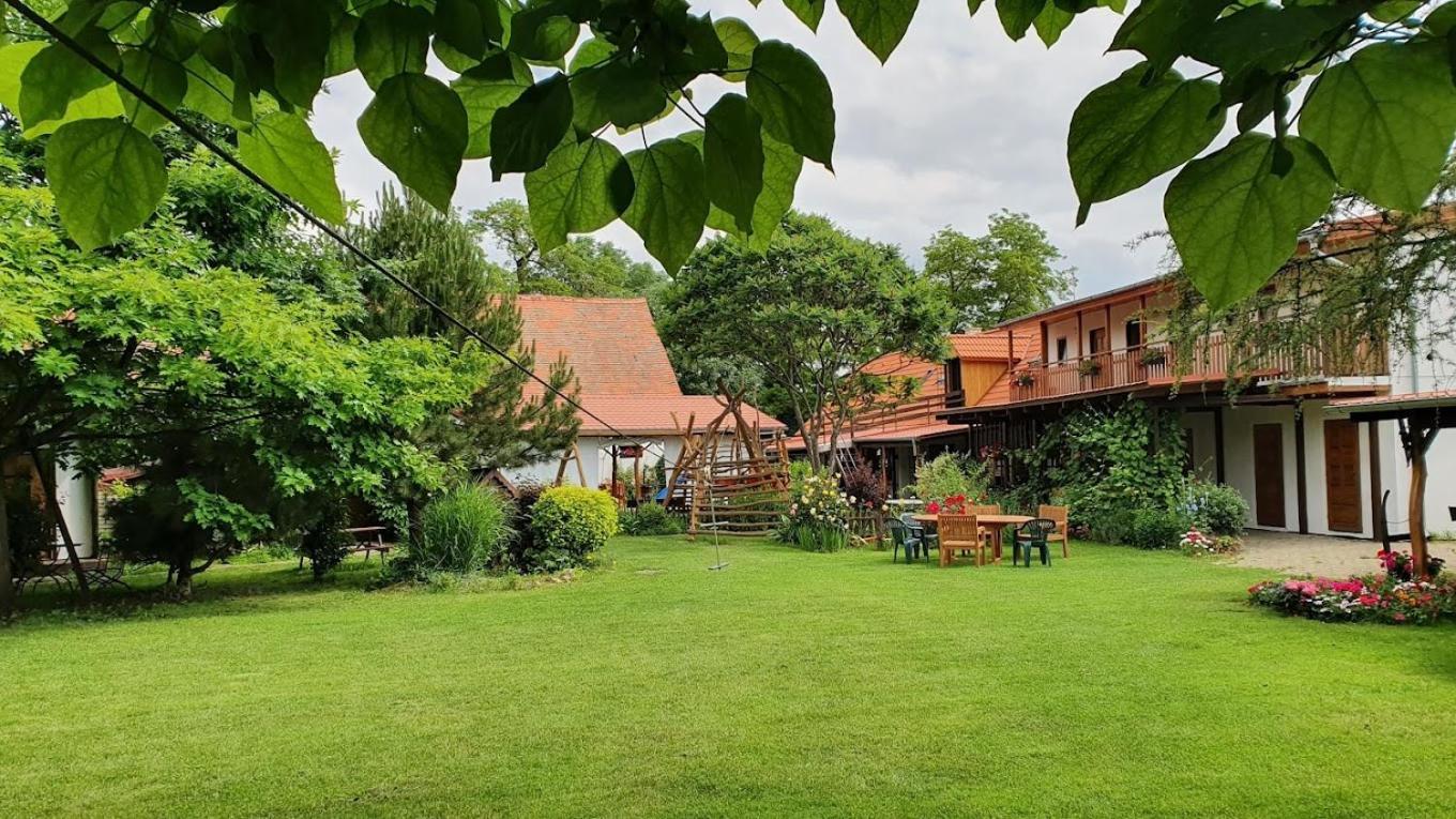 Rybarska Basta Vikletice - Nechranice Villa Chbany Exterior photo